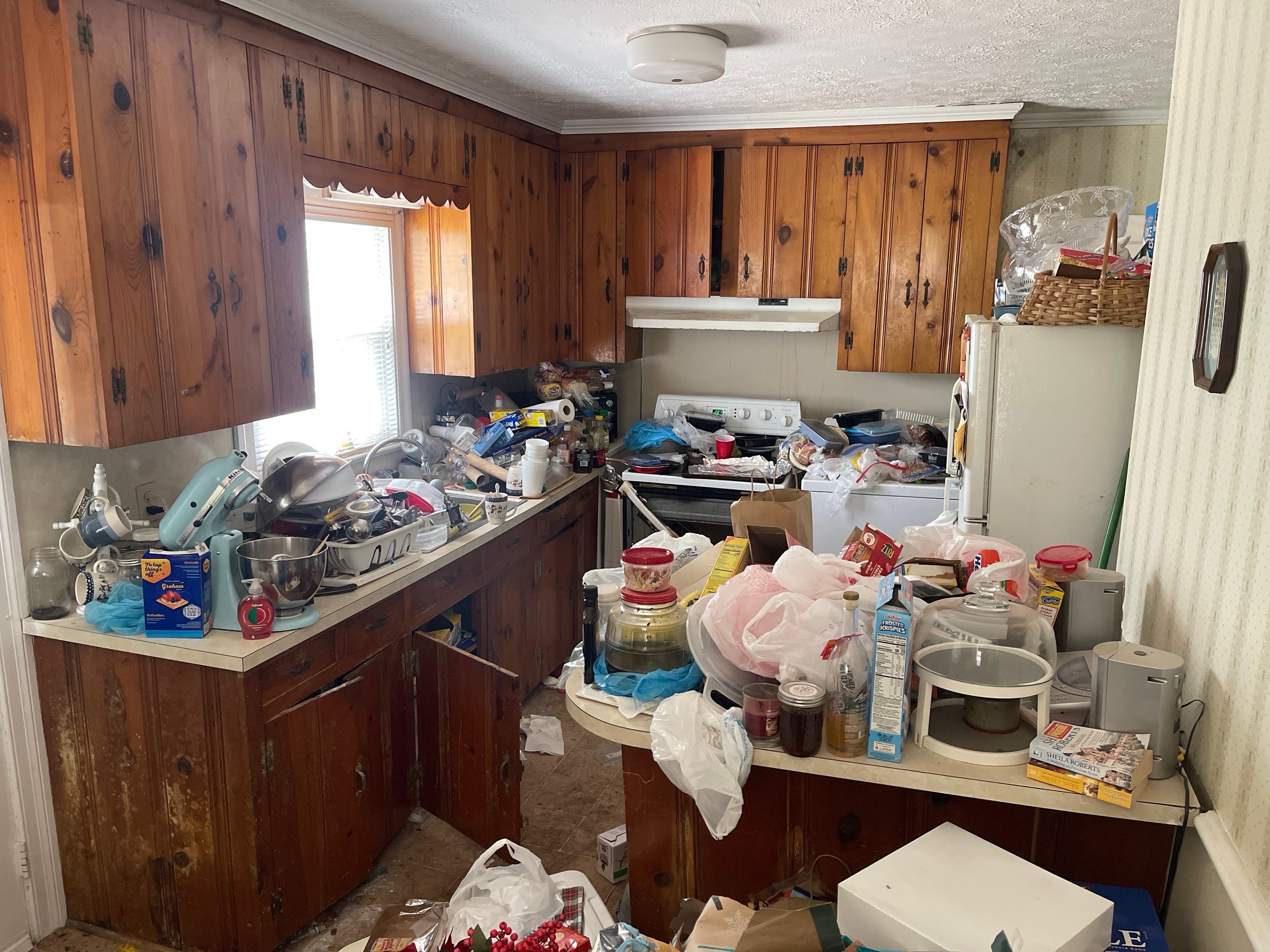 Kitchen before cleaning